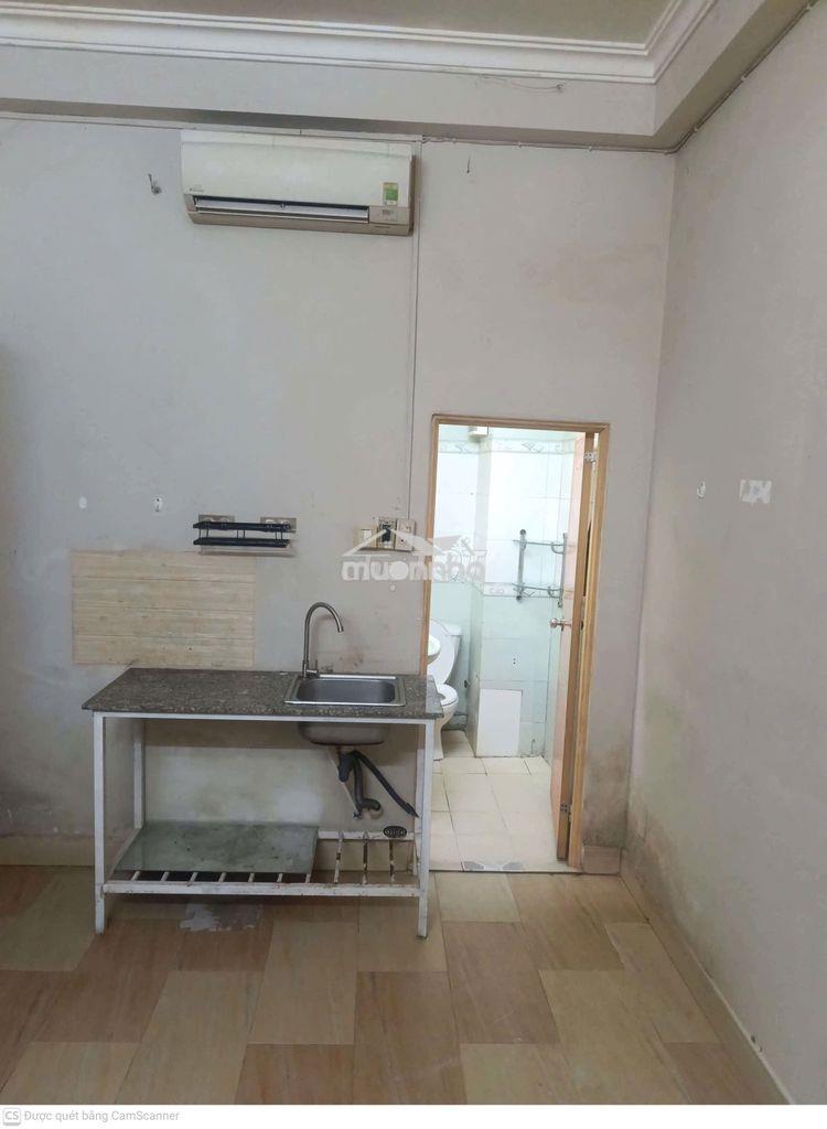 Phòng tại mặt tiền trung tâm p5 q8, cách cầu nguyễn tri phương 1.2km - 2