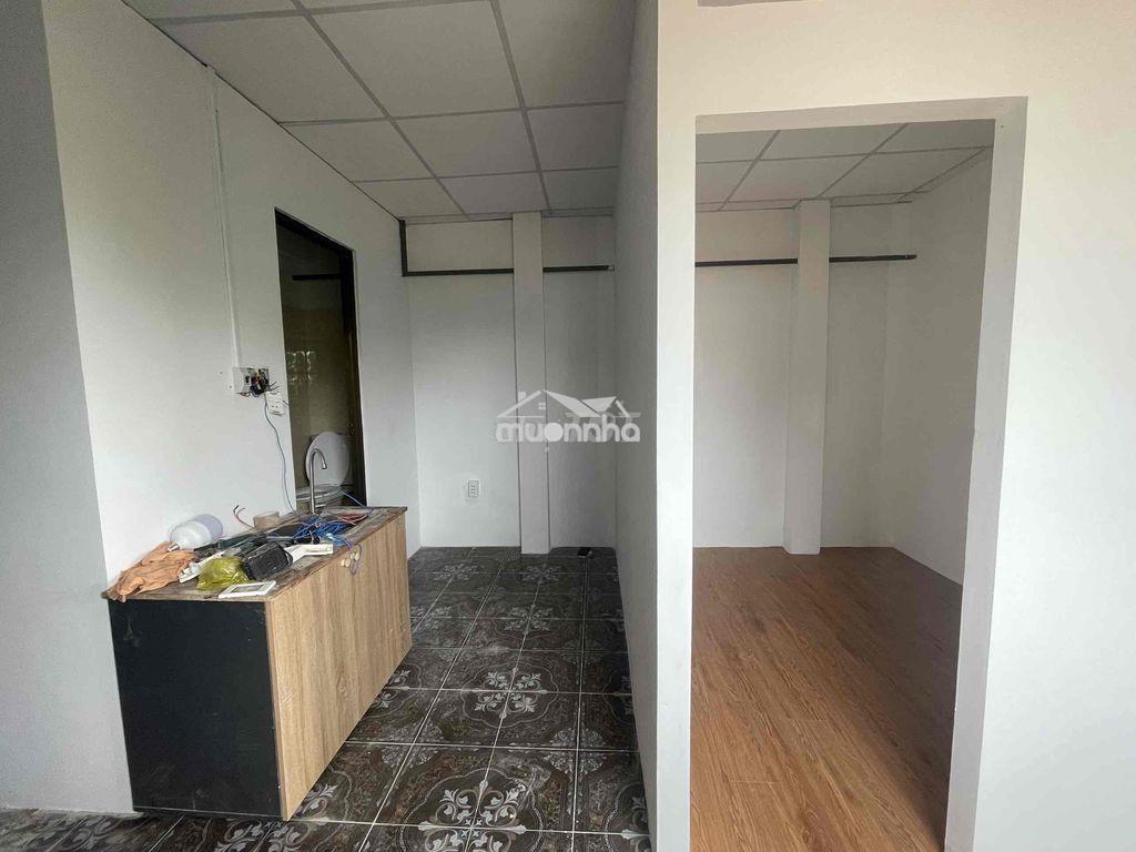 Căn hộ 2 pn- ban công - cửa sổ - 3