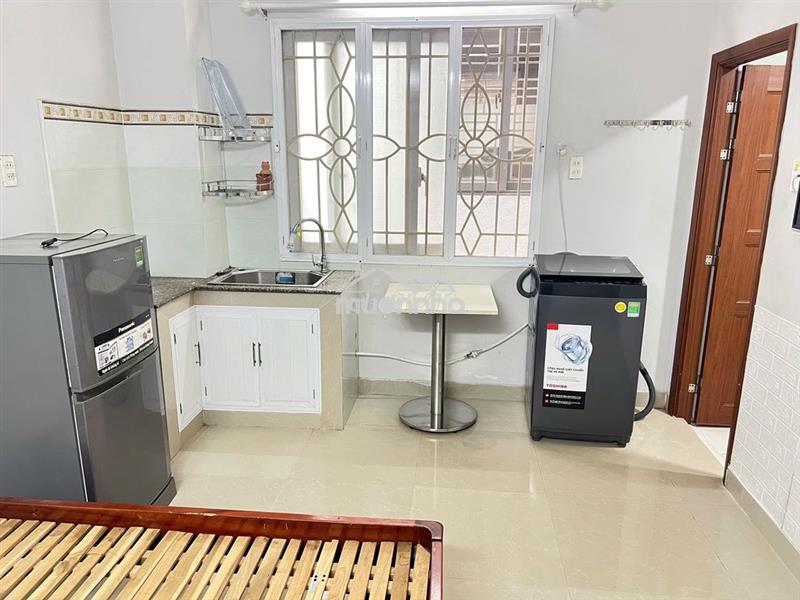 Phòng 1 người q10 full nội thất giờ giấc tự do máy giặt riêng