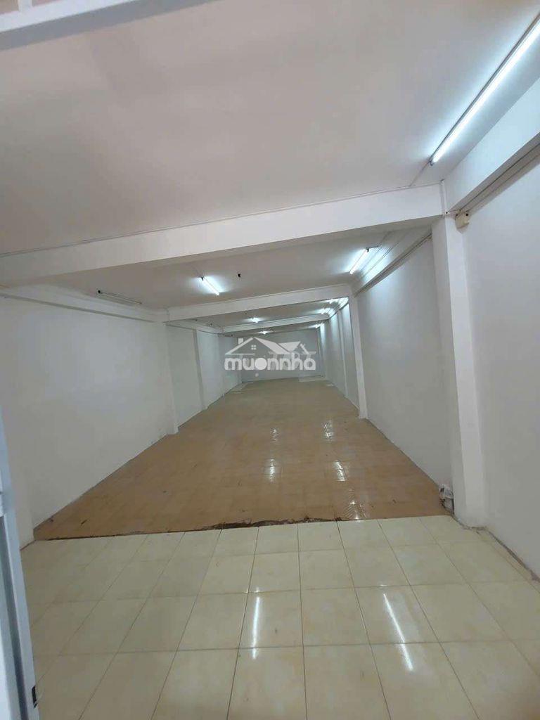 Nhà cấp 4 trống suốt cho thuê làm kho.vp.cty