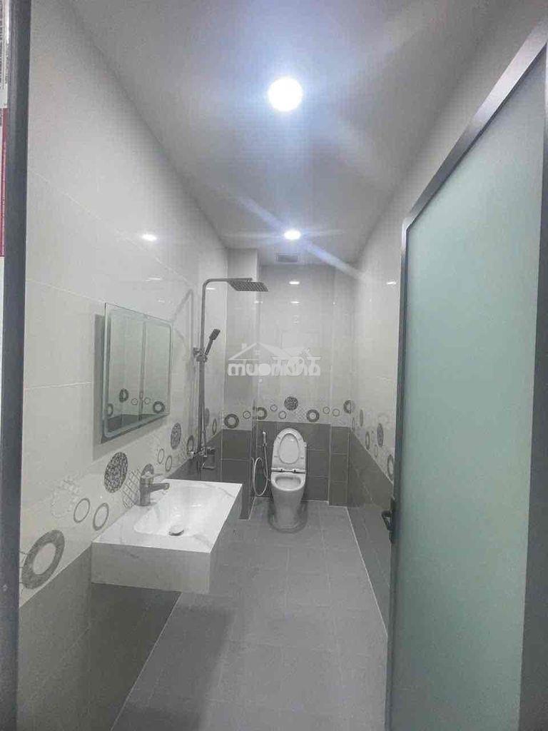Cho thue nhà mặt tiền pham the hien p7q8 dt 5x20m - 4