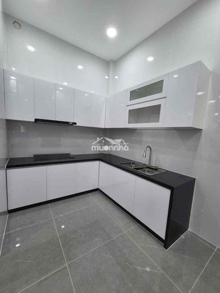 7.9 tỷ - [4.5m x 11m] - 4 tầng mới hẻm xe hơi - ngay đầm sen - 2