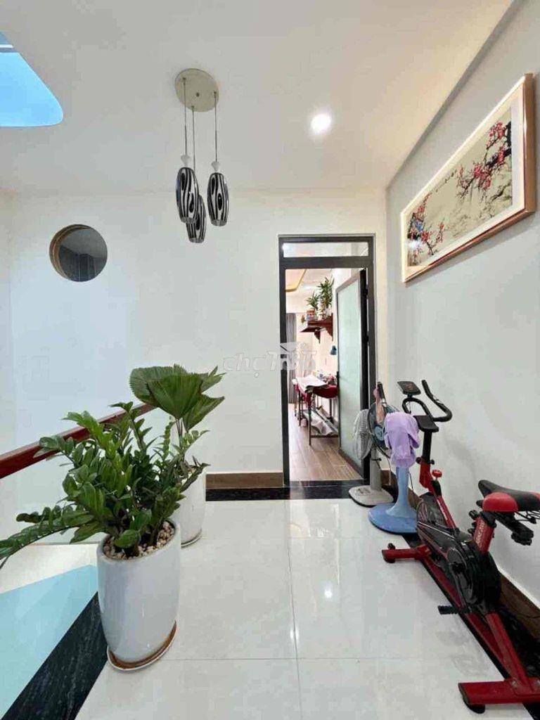 Nhà đẹp gia chủ đang ở - xây dựng cực kỳ kiên cố - 4