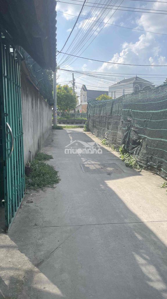 Nhà cấp 4 - tx13 sau lưng picity