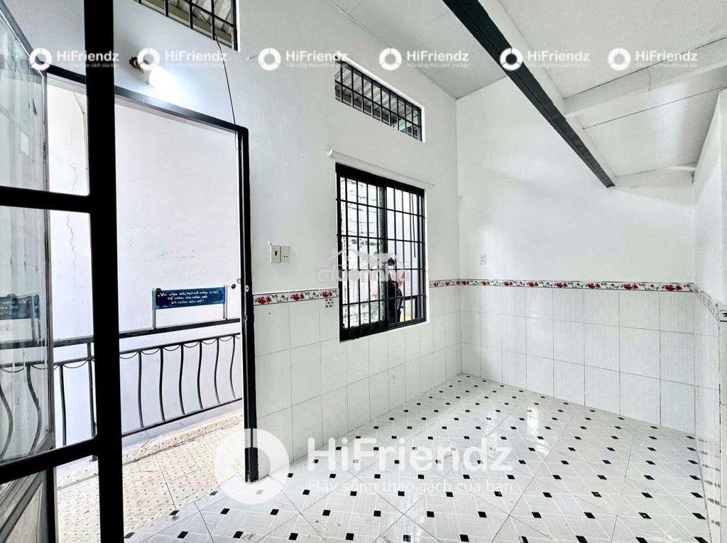 Phòng trọ giá rẻ, ban công view công viên mới xây, khu tên lửa - 2