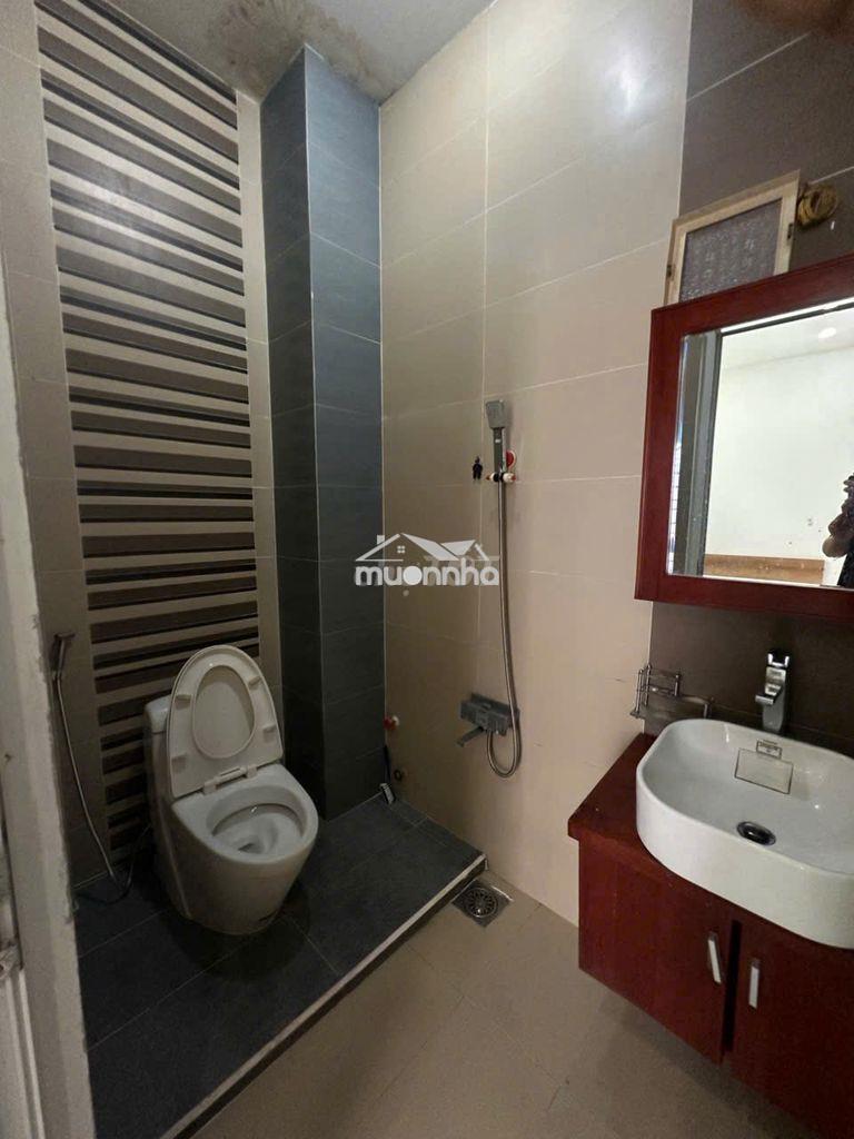 Cần cho thuê phòng quận 10 hồ thị kỷ . giá 4.600.000vnd  - 2