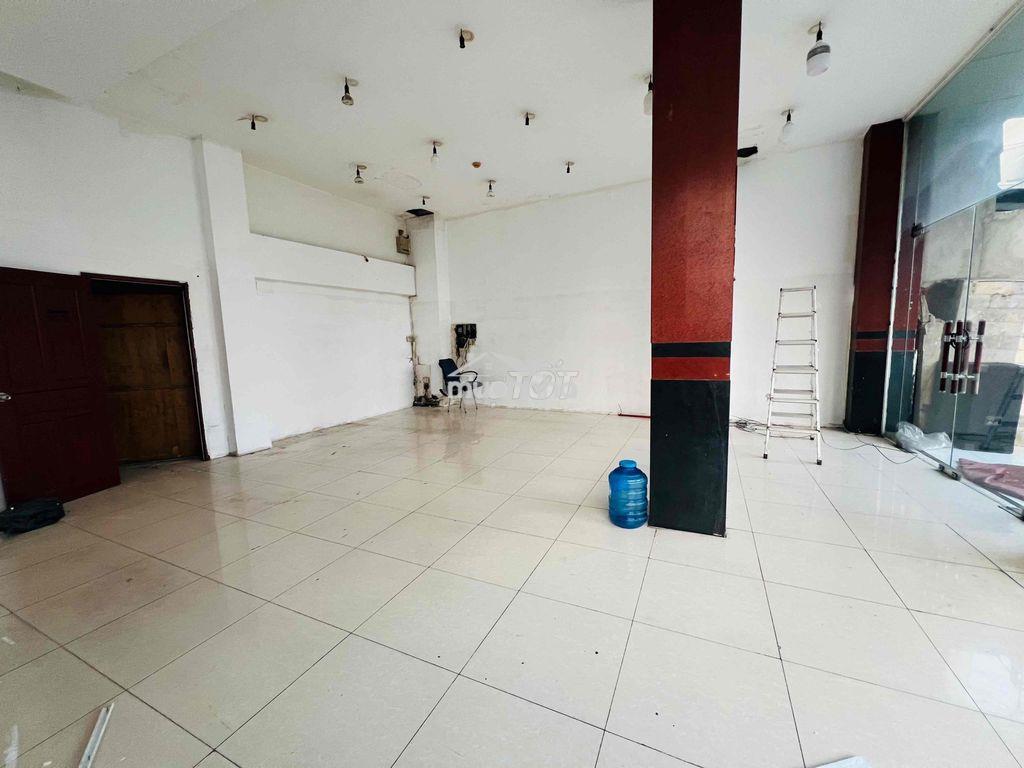 Chính chủ cho thuê mặt bằng giá rẻ,gần bến xe miền tây, ngã tư rộng - 2