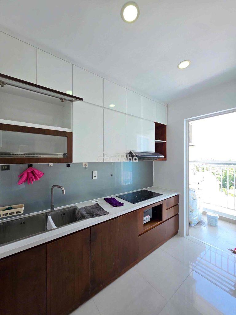Nhà đẹp thiết kế 2 phòng ngủ nhà y hình gần sân bay - 4
