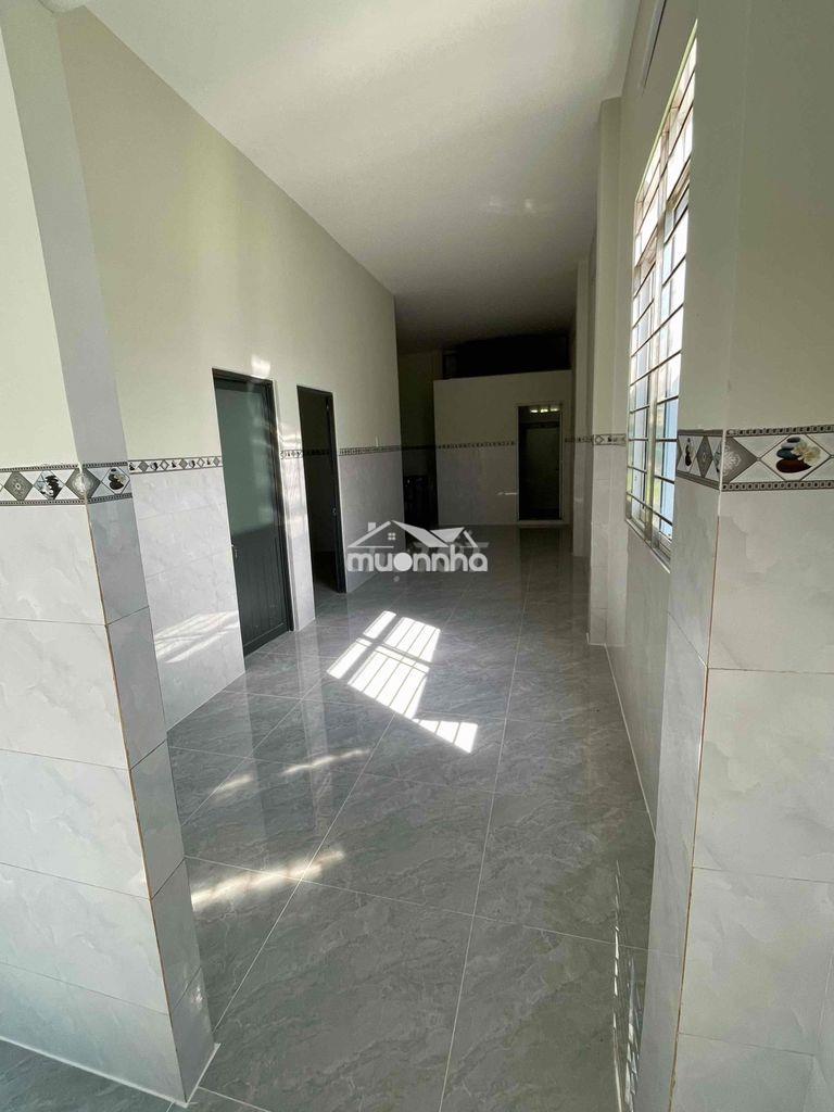Cho thuê nhà mới dt 7x22 có 2 phòng và sân trước rộng rãi gần khu côn - 2
