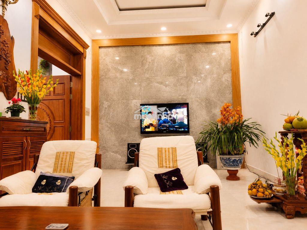 Bán biệt thự phạm văn đồng - 189m2  - chỉ 15.8 tỷ - đường xe tải - 2