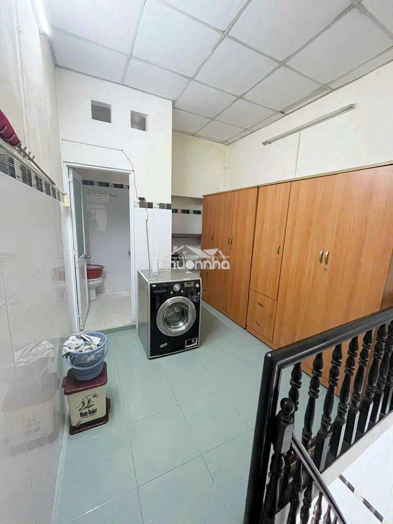 Chính chủ cho thuê nguyên căn nhà 2 tầng , hxh q5 giáp q1 , - 4
