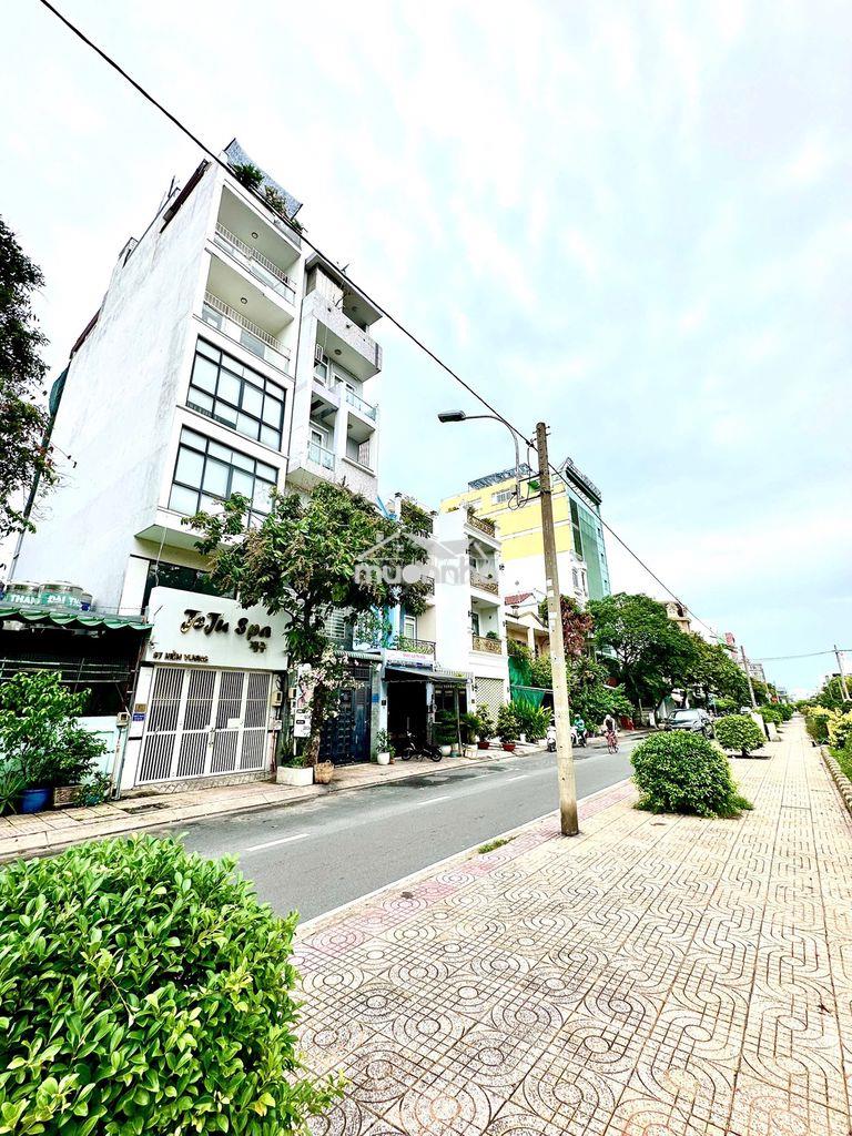 Tòa nhà mặt tiền gần 600m2, thang máy - 2