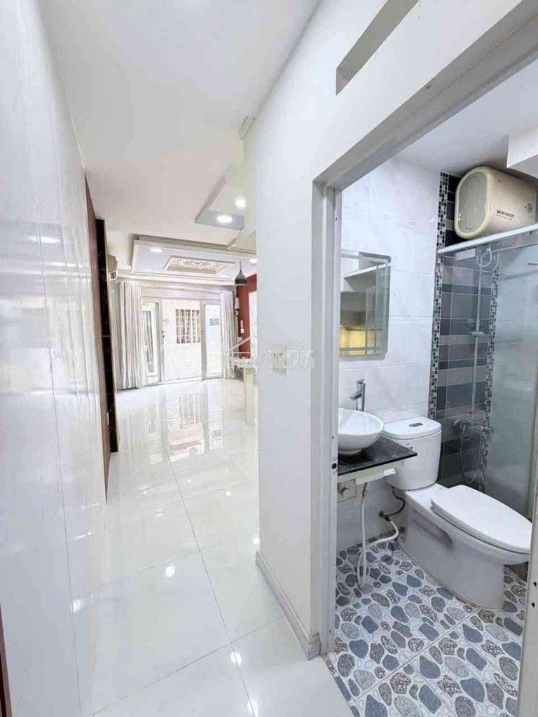 Nhà 3.tỷ ngay chợ ba đình phường 10 quận 8 - 30m2 - không qh - gấp bán - 2
