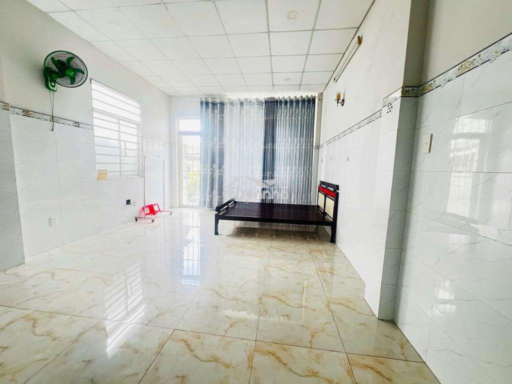 Nhà mặt tiền đường lớn. 1 trệt 1 lầu, dt 4×12 có 1pn,2wc - 3