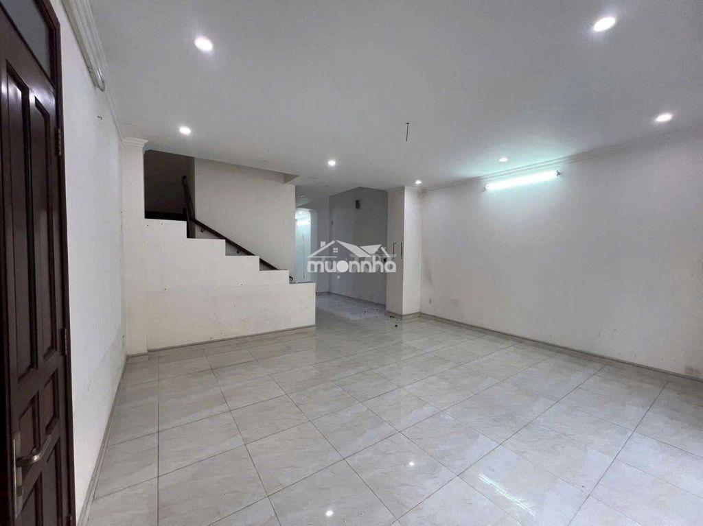 🏠Cho thuê nhà phố

ktm- dv biconsi bạch đằng phú cường . đt : 427m2 - 4