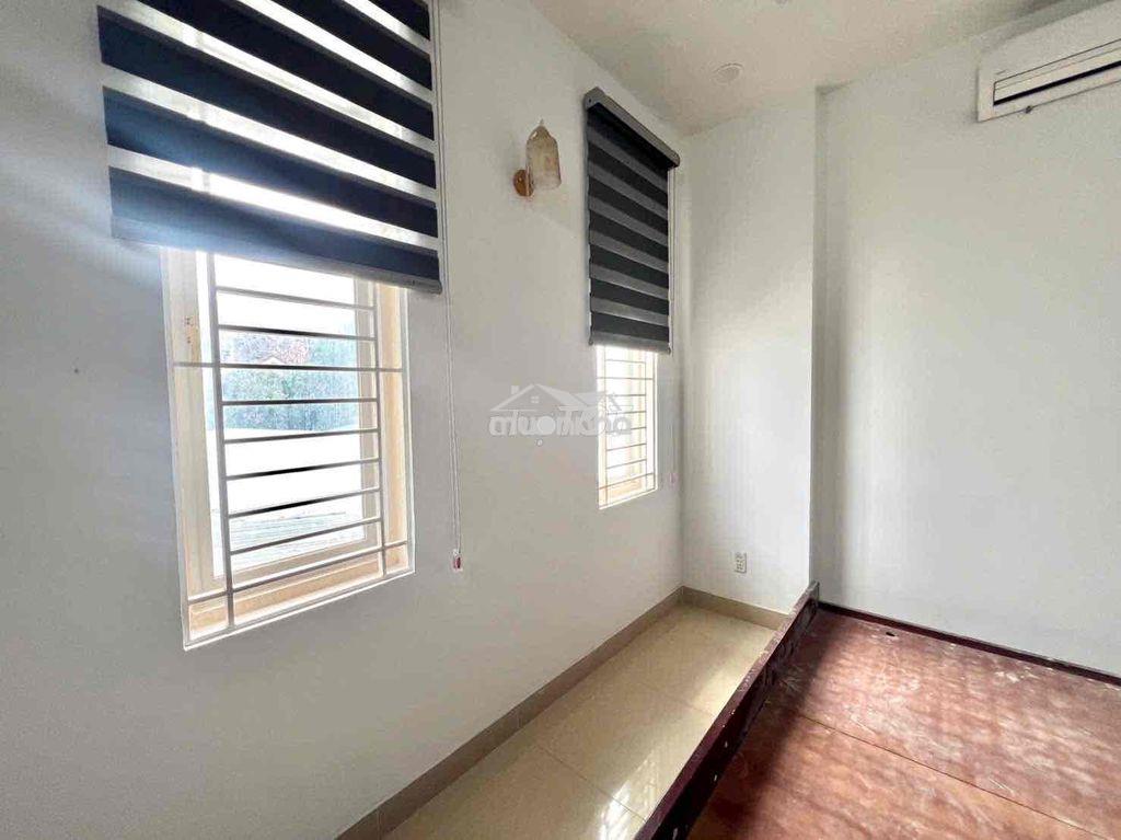 Phòng đối diện chung cư giai việt full nội thất - 4