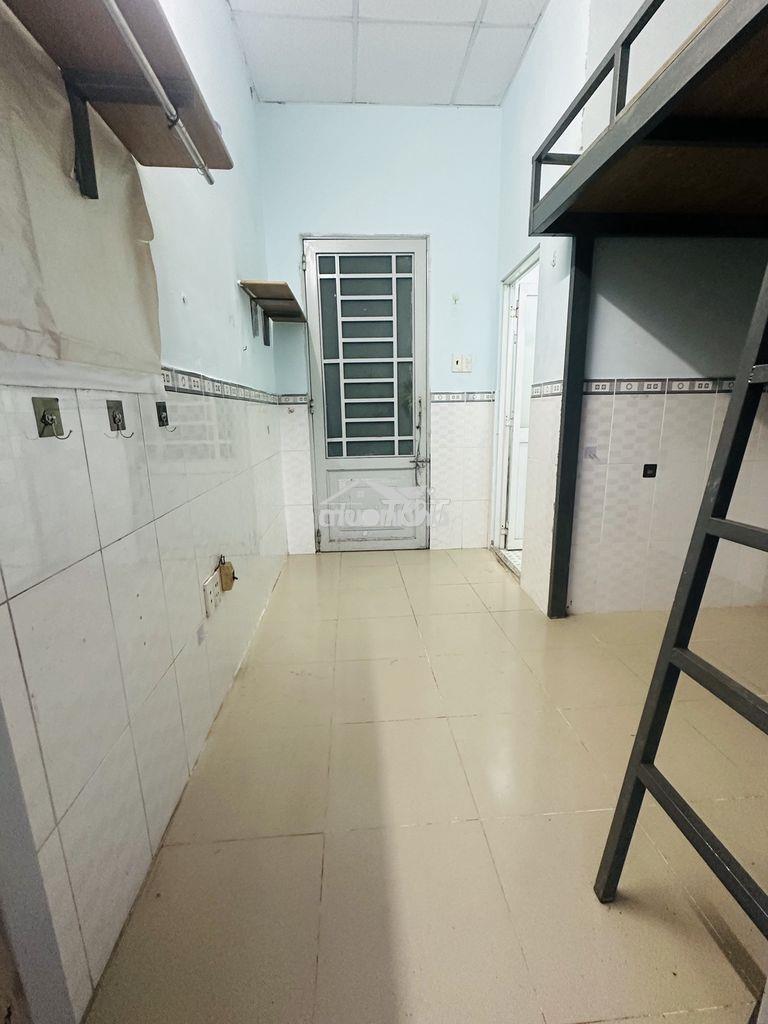 Cho thuê phòng trọ có ban công gần đầm sen - 2