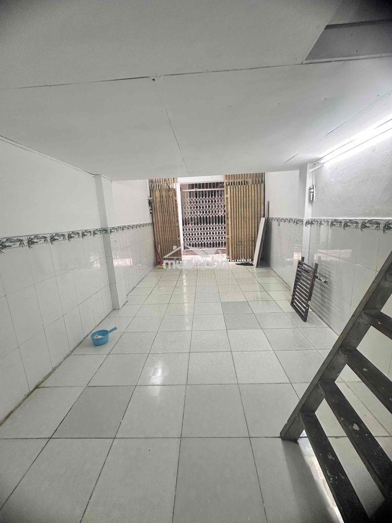 Nhà nguyên căn 6tr cọc 1 tháng - 2