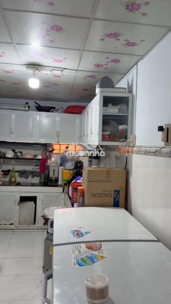 Cho thuê hẻm c, phạm hùng
dt: 6m-10m , 3p , 2wc
giá : 8 triệu - 3