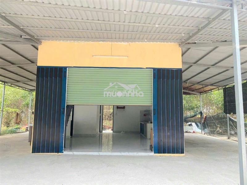 Nhà kế bên trường tiểu học tương bình hiệp, rộng hơn 200m2 sân 4 ô tô