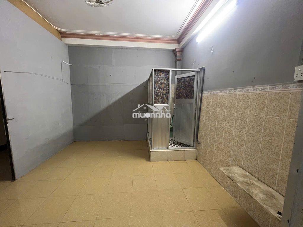 Phòng trống sẵn full nội thất ban công giá rẻ metro bình phú - 2