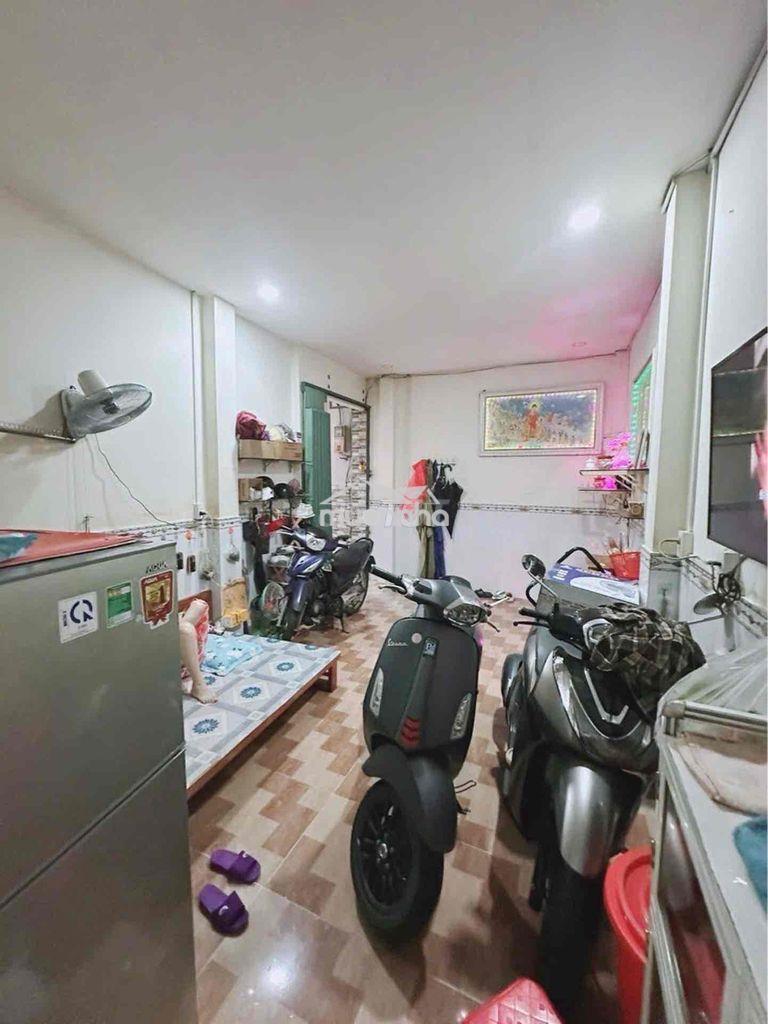 Chỉ hơn 4 tỷ - 4 tầng - sát mặt tiền bùi đình tuý - 3 phòng ngủ - 2
