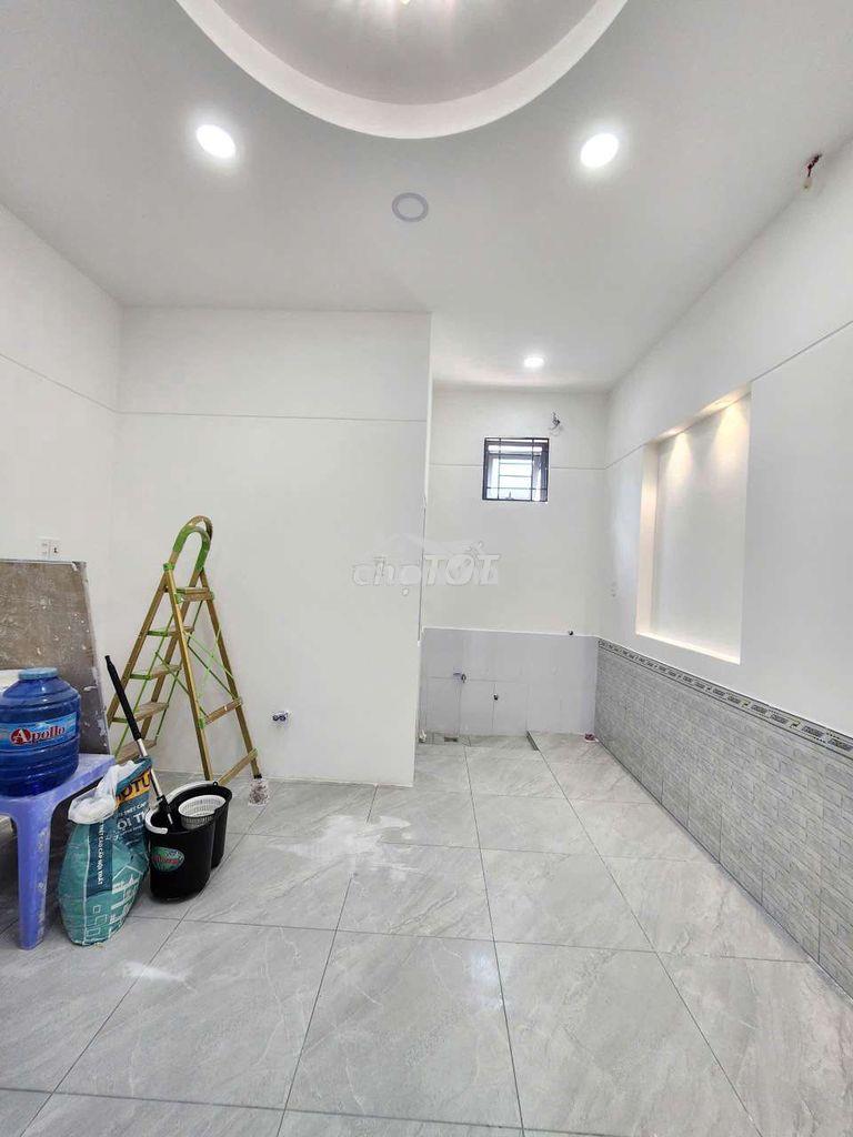 Nhà 1 trệt 2 lầu sân thượng đường xe tải - 2