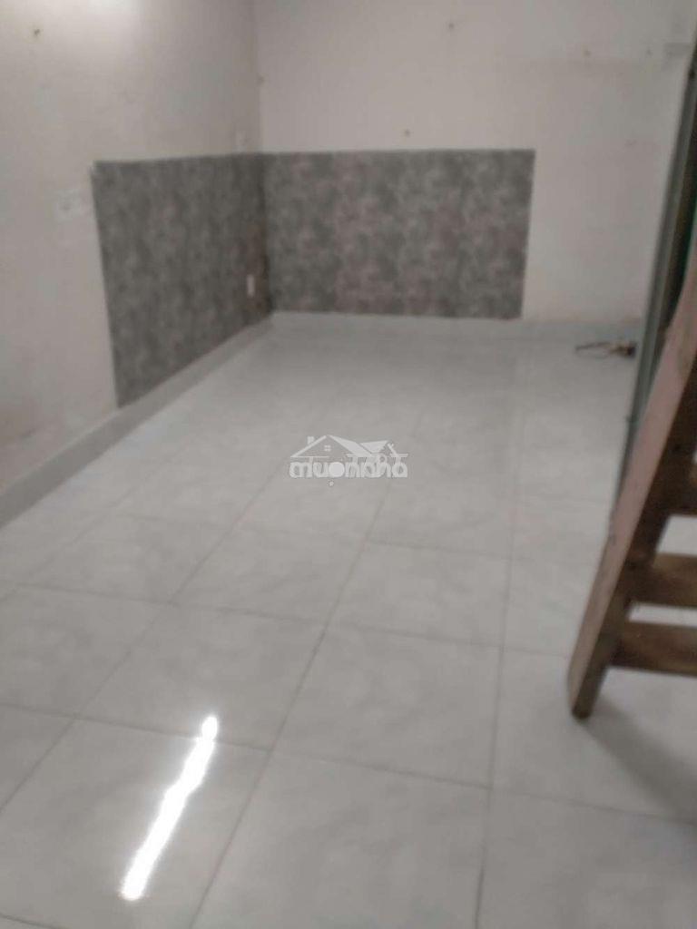 Nhà nhỏ gọn nguyên căn điện nước riêng, giá rẻ - 2
