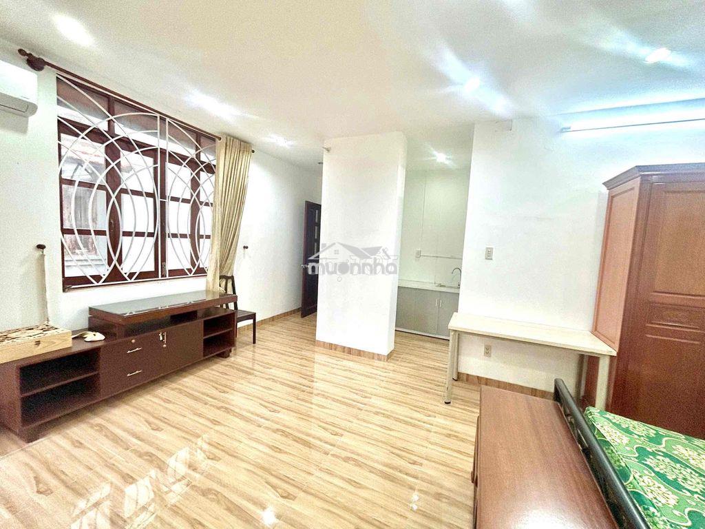 Phòng rộng 40m2 có ban công giá 7tr5 phạm thị tánh kế parc mall q8 - 3