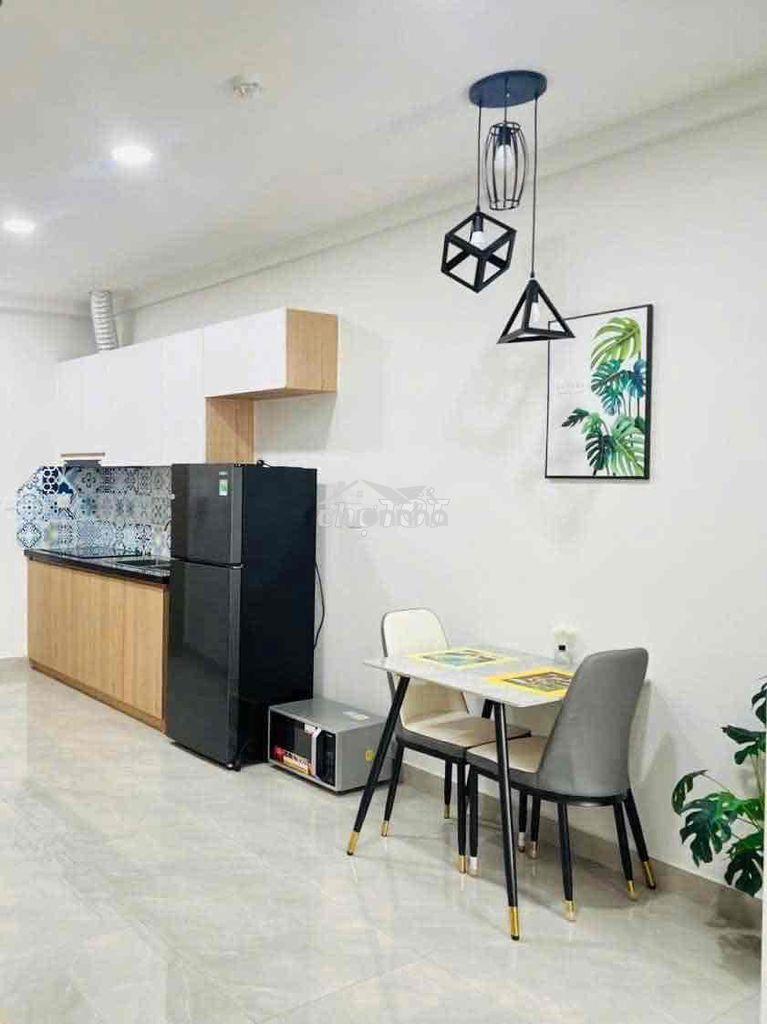 Bán gấp studio view hồ bơi tầng thấp, tặng nội thất, có sổ, hỗ trợ vay