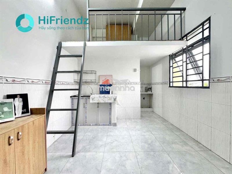 Cho thuê phòng có gác cửa sổ trời thang máy giá rẻ gần luỹ bán bích