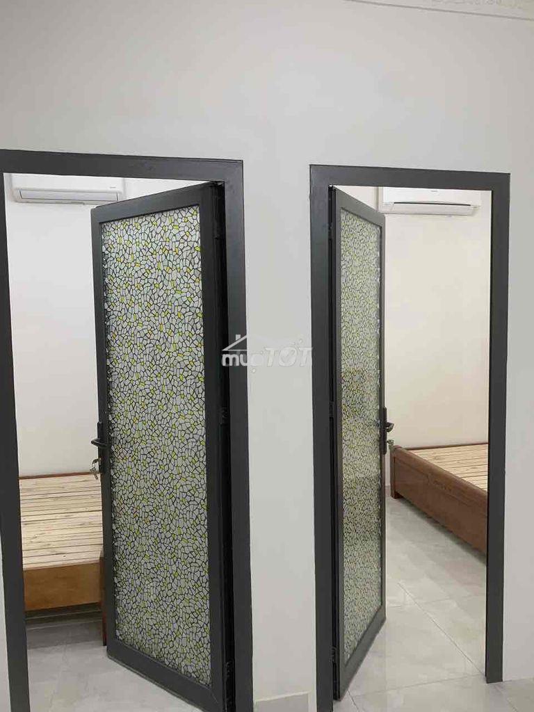 Nhà đẹp full nội thất,có 2 phòng ngủ,ngay chợ hoàng hoa thám - 2