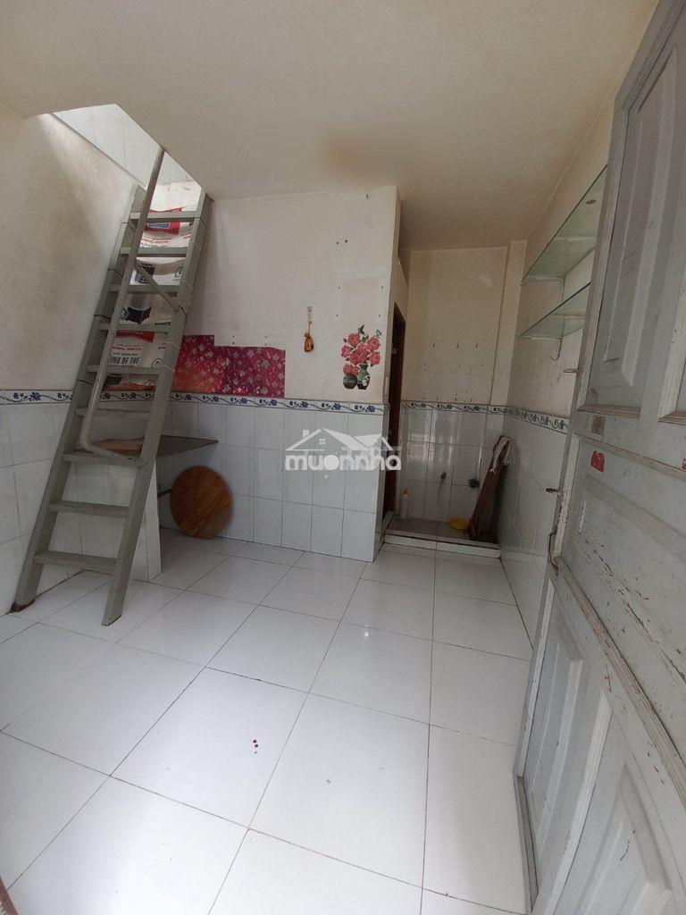 Cho thuê nhà 1 lầu hẻm 793 trần xuân soạn, giá 3,9 triệu/th - 3