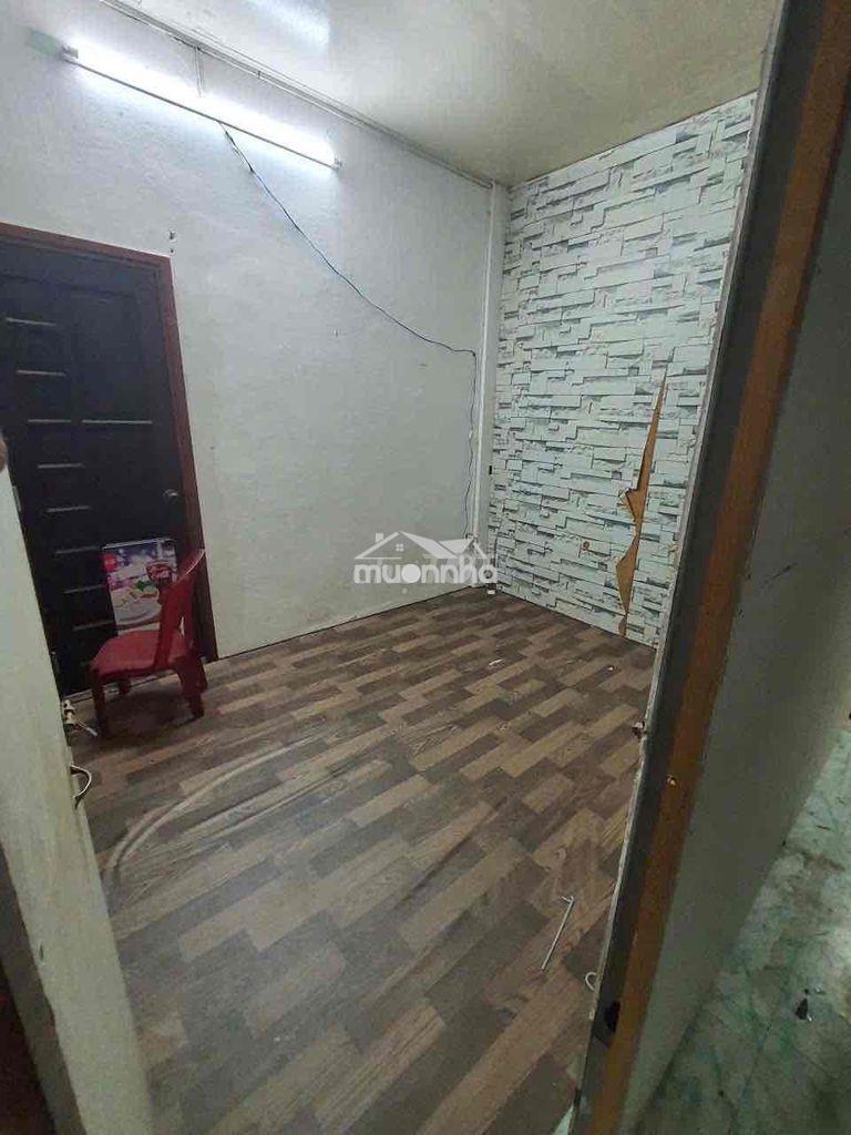 Cho thuê nhà chủ sơn mới cmt8 3pn - 4