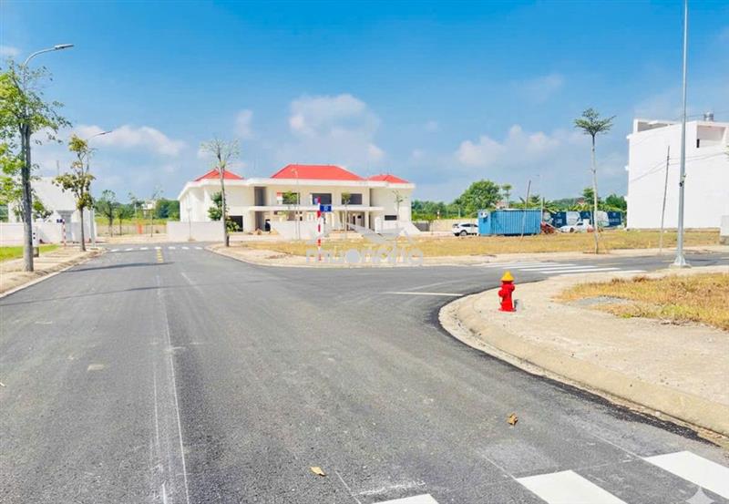 Cần bán lô đất ngay khu công nghiệp vsip 3 tân uyên. mặt tiền dt. 741