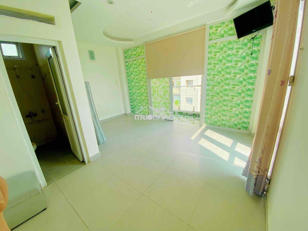 Chủ nhà cho thuê phòng sư vạn hạnh quận 10 - 2 ban công- full nội thât - 3