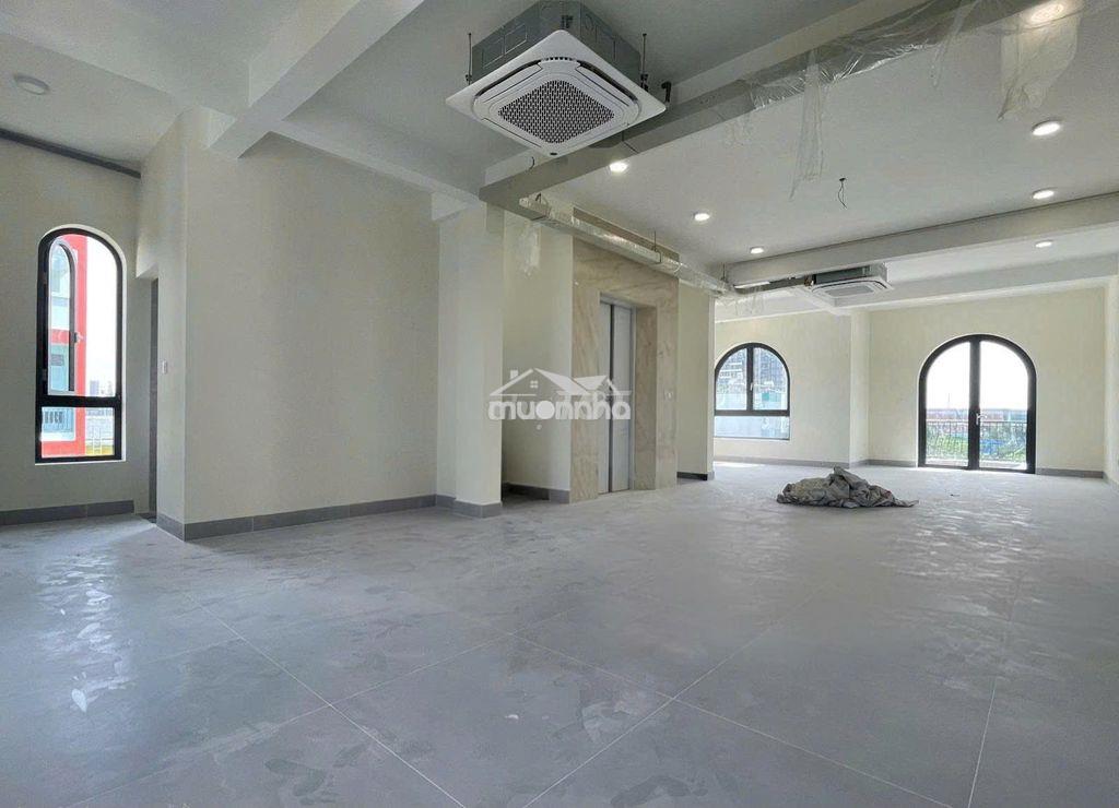 Cho thuê tòa văn phòng 1200m2 trung tâm quận 2 - 4