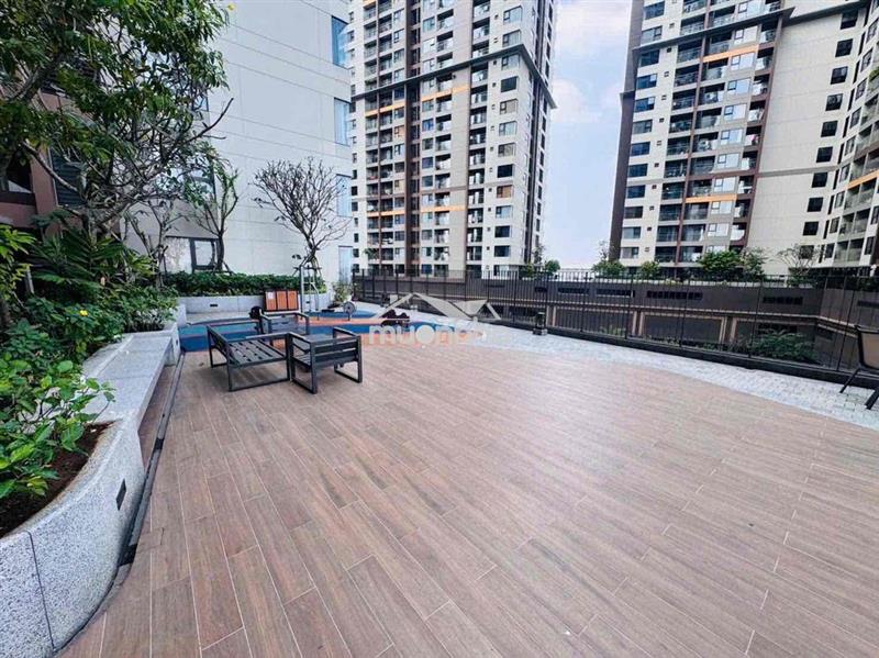 Cho thuê căn sân vườn vip nhất akari city sân riêng thông sân chung