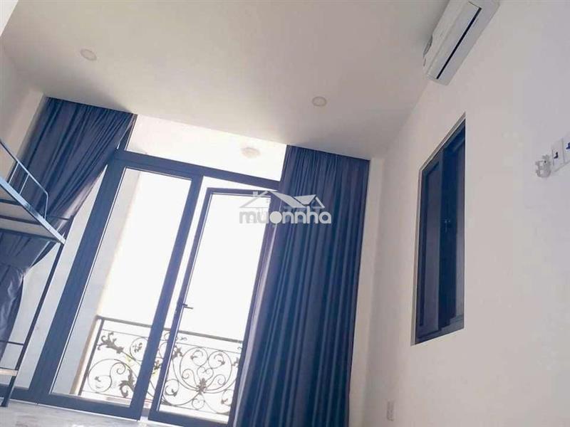 Phòng mới có ban công, máy lạnh ngay mặt tiền đường lê đức thọ
