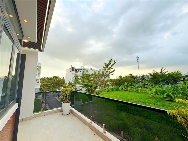 Nhà phố hiện đại 5x17m full nội thất xịn, dọn vào ở ngay