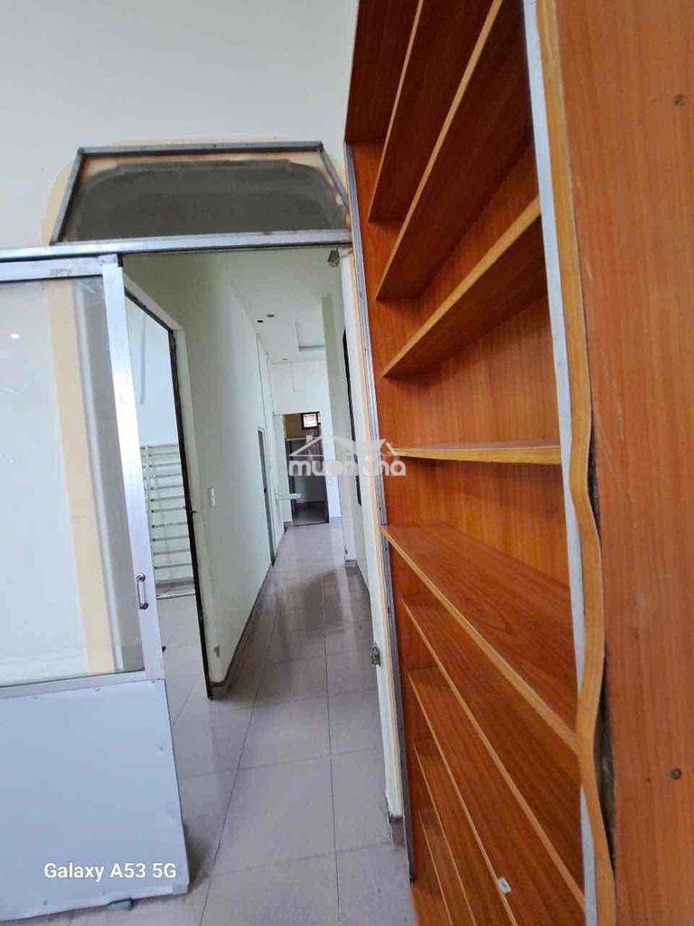 Nhà 3pn gồm sân trước, sâu bên hông rộng rãi hơn 100m2 đất - 2