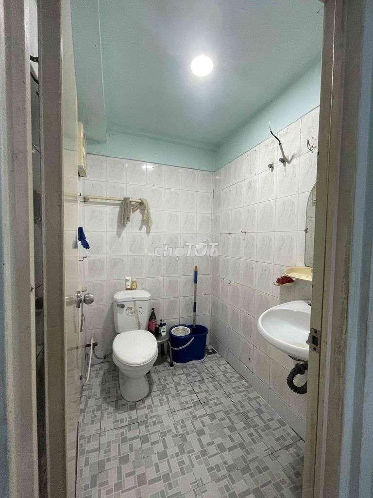 Chỉ 67 triệu / m2 chung cư còn mới tại quận 3 - 4