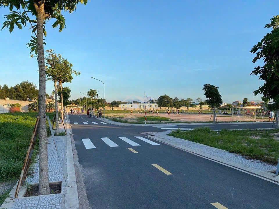 Đất nền sân bay long thành - 100m2 full thổ cư - giá 10triệu/m2 - shr - 4