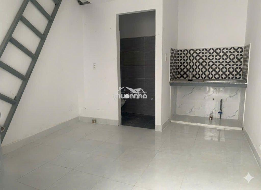Phòng cho thuê vân tay 24/7 trệt + gác suốt 30 m2 giá 3.5 tr - 3