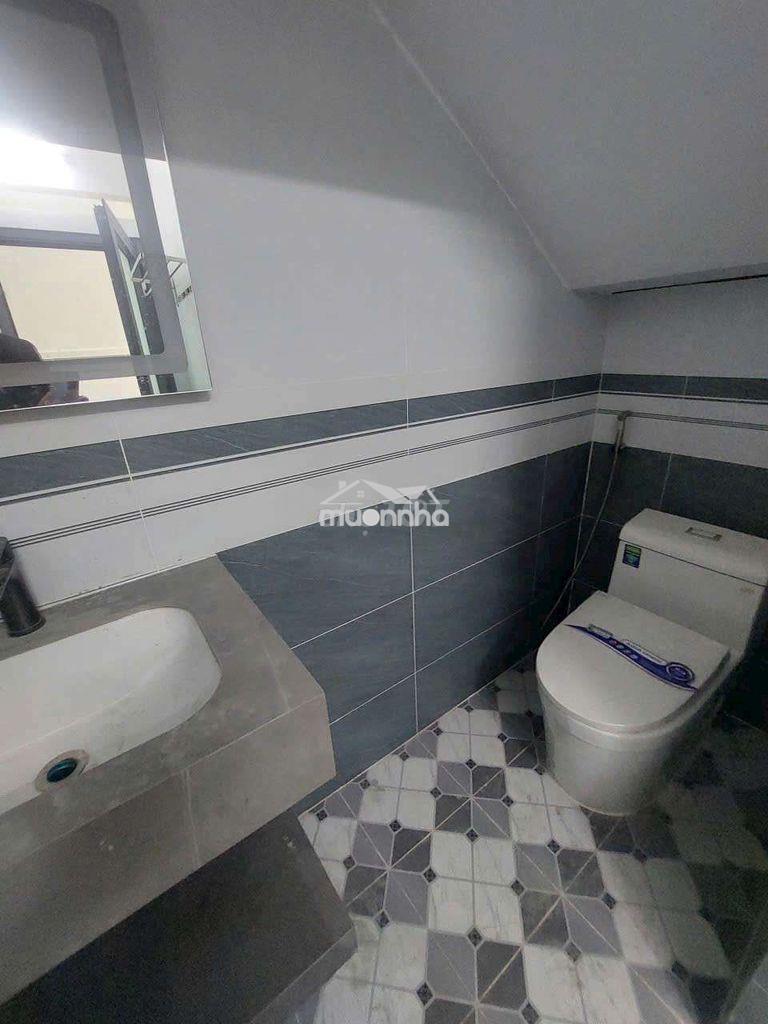 Cho thuê nhà mặt tiền chợ c2 phạm hùng dt.4m×16m } 1 lầu 3 phòng 2 wc - 3