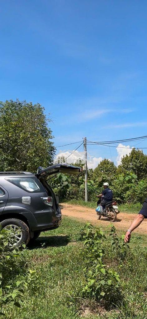 Nhà vườn giáp suối quanh năm, 300m² thổ cư, có nhà sẵn chỉ 1,8 tỷ - 2