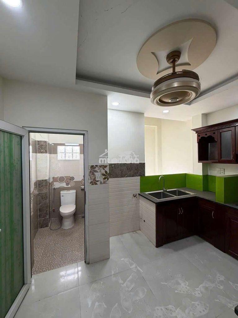 Cho thuê nhà mới mtnb có thang máy dt 4*18m - 2