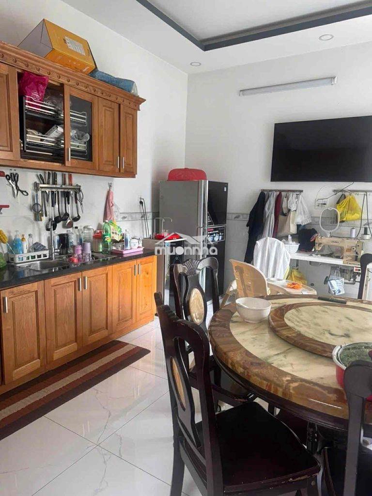 Nhà 2 tầng dt khủng - 4