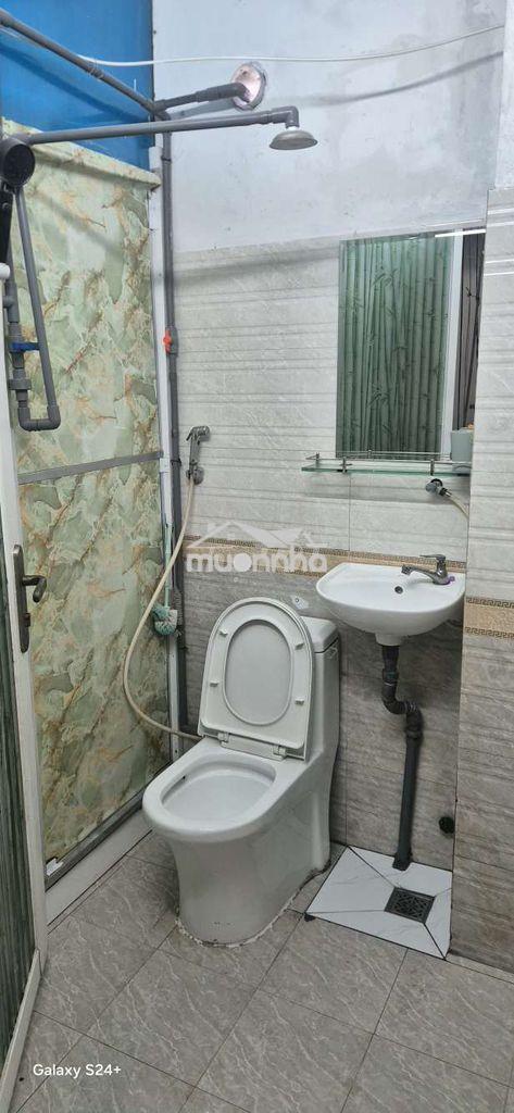 Phòng trọ ngã tư ga - 2