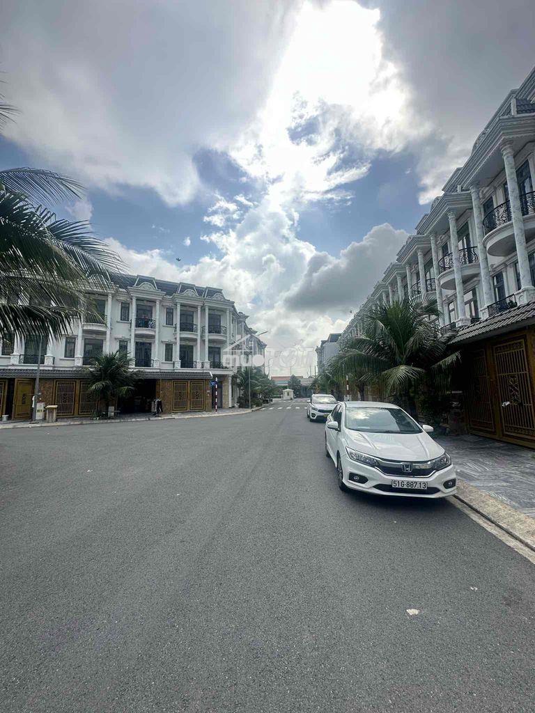 Chính chủ ngộp bán gấp nhà phố 1t2l kdc hoàng hùng dĩ an - 3